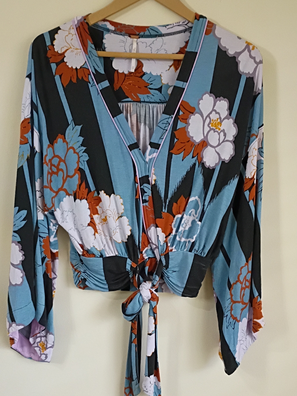 Free People Blue Multi Floral Tie-Front V-Neck Batwing Arms Top